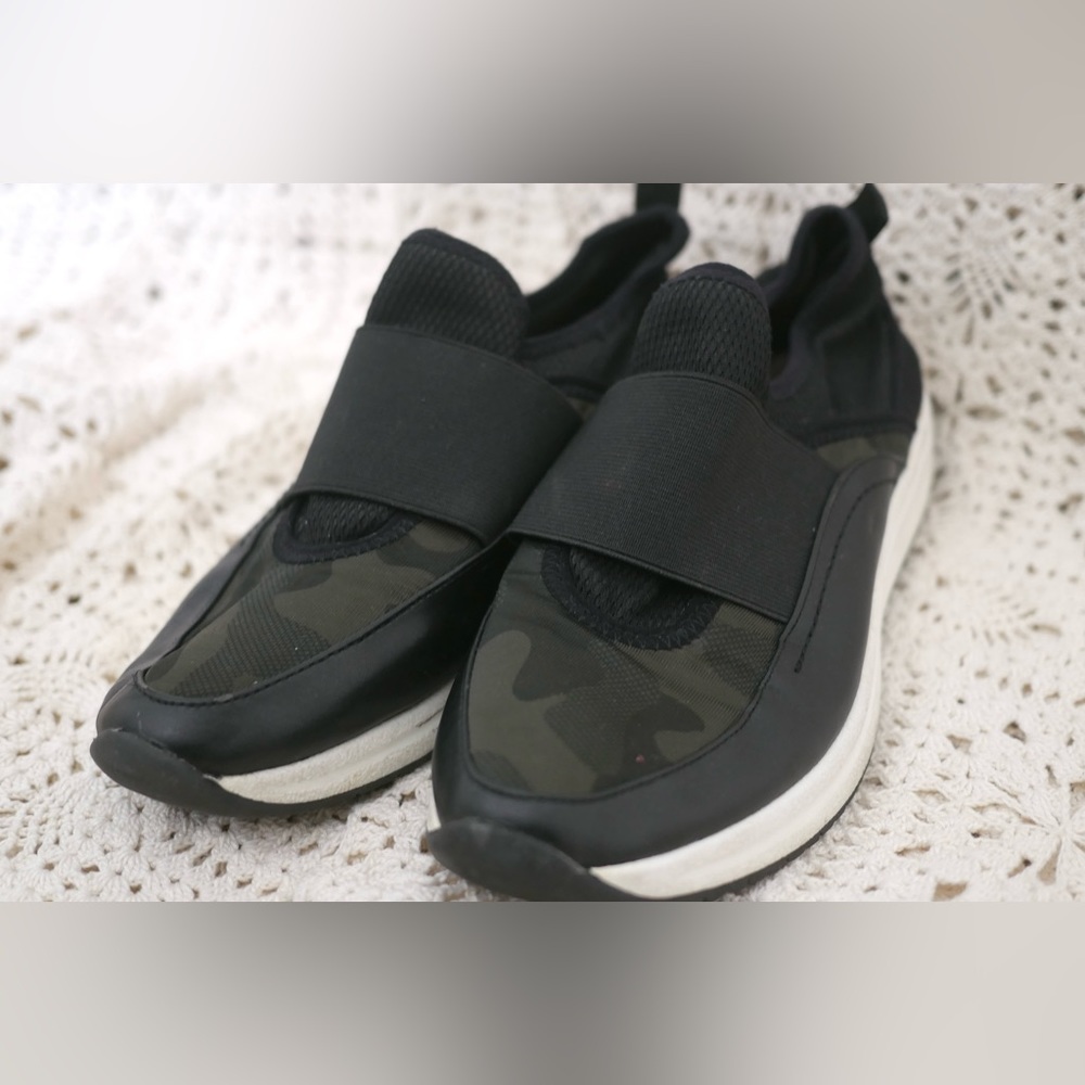 Anne Klein Camo Sneakers Size 6
